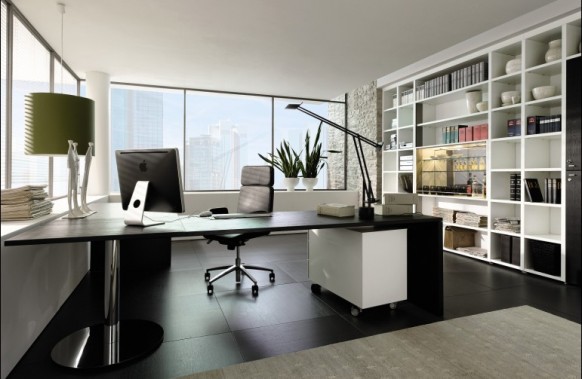 biuro z czarną podłogą
